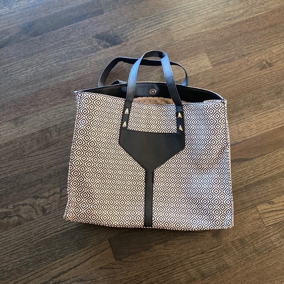 Stella & Dot White and Black Patterned Tote GUC - Picture 2 of 13